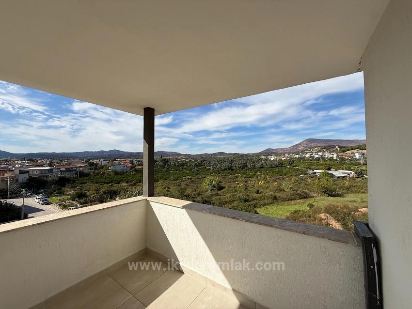 3 + 2 Duplex Apartment With New Elevator For Sale In Seferihisar Ürkmez Center