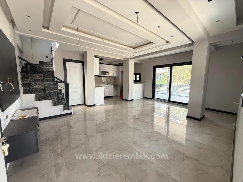 3+1 Detached Villa With A Brand New Garden For Sale In Seferihisar Doğanbey