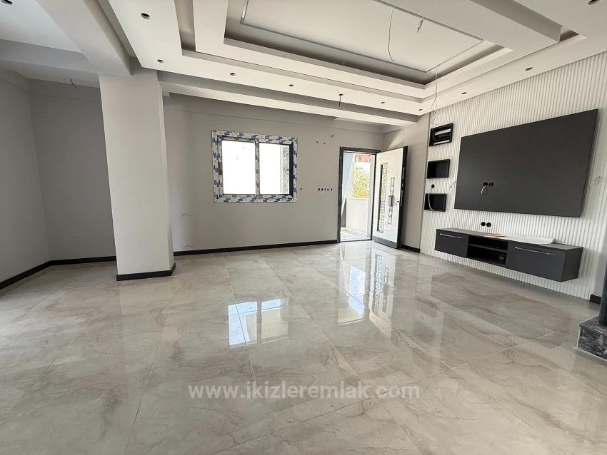 3+1 Detached Villa With A Brand New Garden For Sale In Seferihisar Doğanbey