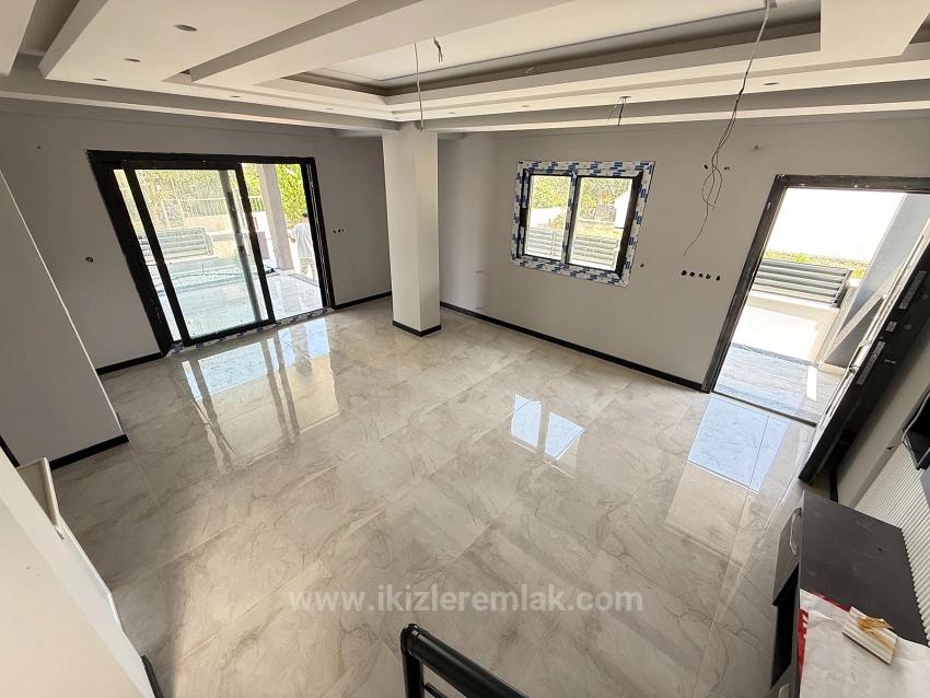 3+1 Detached Villa With A Brand New Garden For Sale In Seferihisar Doğanbey