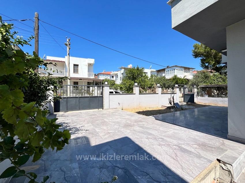 3+1 Detached Villa With A Parent's Bedroom In A 390 M2 Garden For Sale In Seferihisar Doganbey