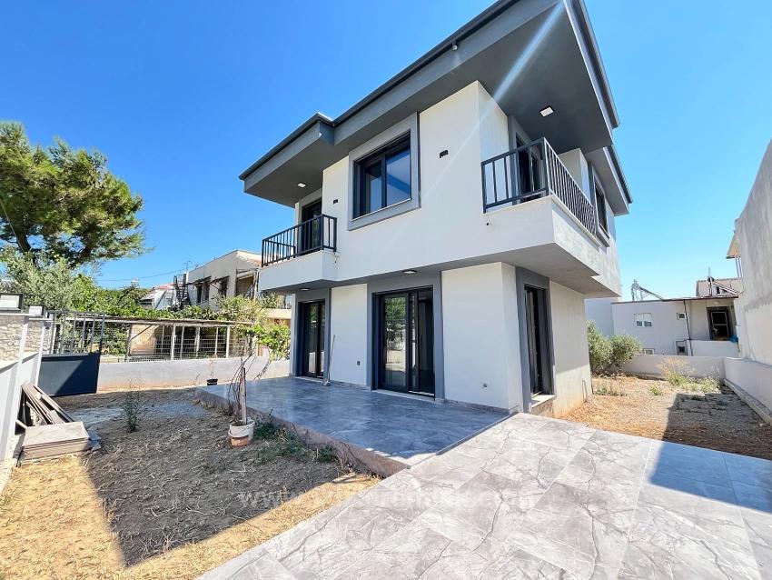 3+1 Detached Villa With A Parent's Bedroom In A 390 M2 Garden For Sale In Seferihisar Doganbey