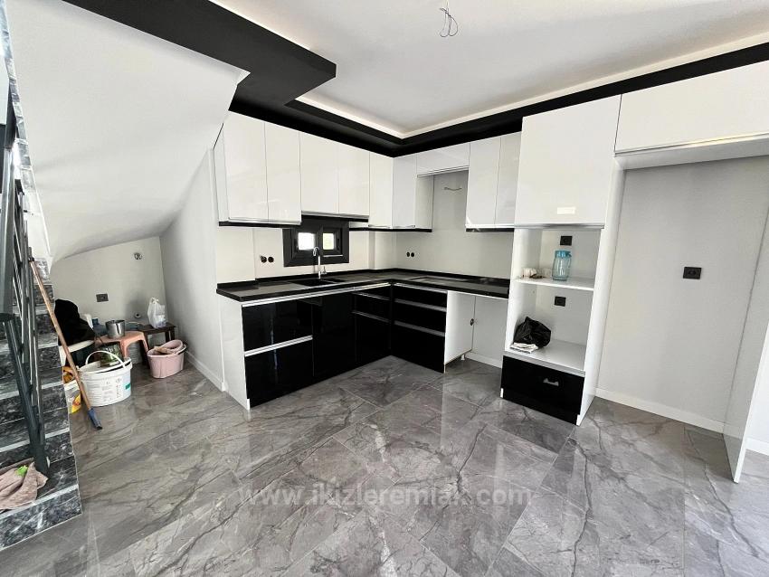 3+1 Detached Villa With A Parent's Bedroom In A 390 M2 Garden For Sale In Seferihisar Doganbey