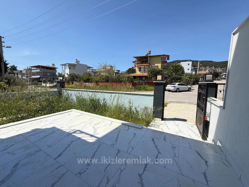 2+1 Duplex Summer House With Large Garden And Sea View For Sale In Seferihisar Doğanbey
