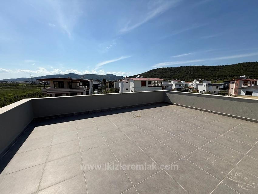 3+1 Duplex Summer House With Pool In Seferihisar Doğanbey