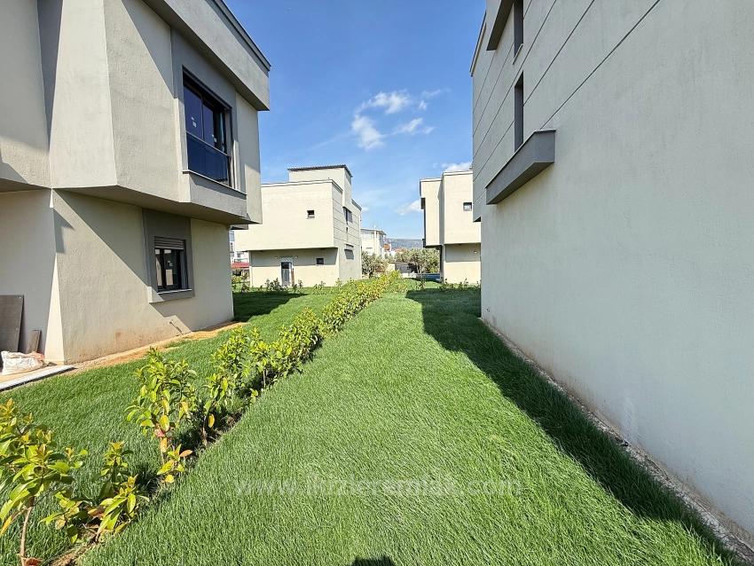 3+1 Duplex Summer House With Pool In Seferihisar Doğanbey