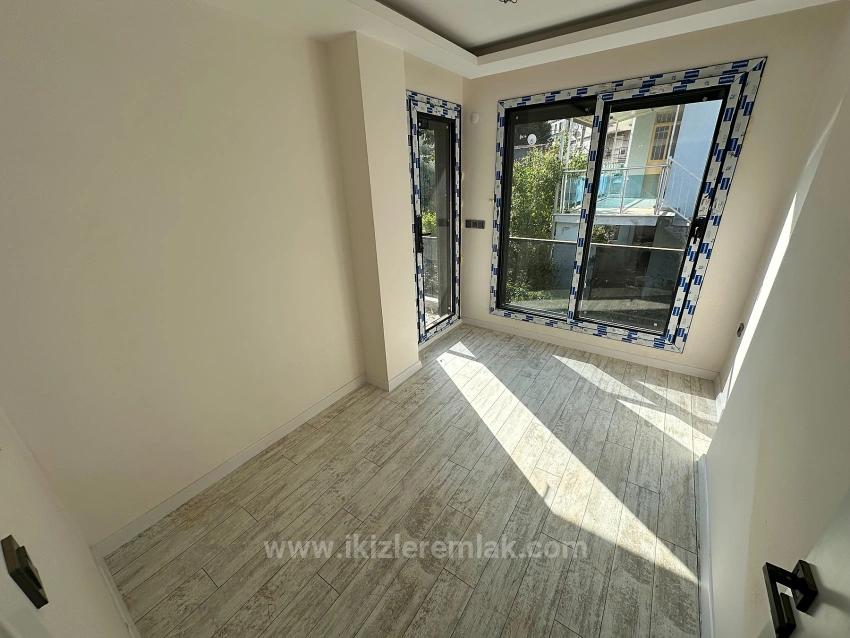3+1 Duplex Villa With New Garden For Sale In Seferihisar Ürkmez Center