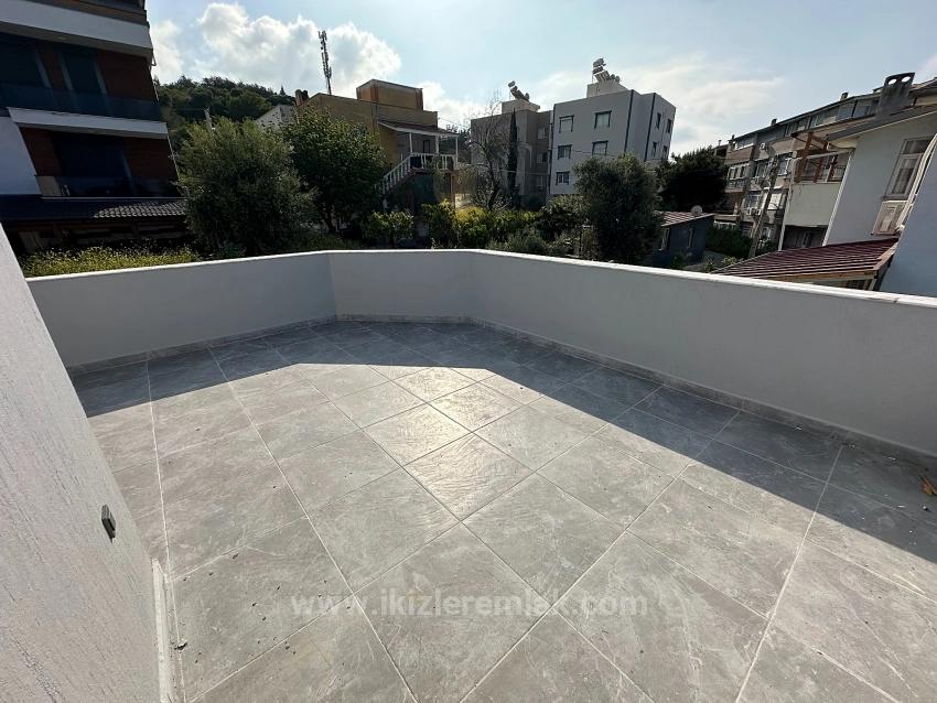 3+1 Duplex Villa With New Garden For Sale In Seferihisar Ürkmez Center