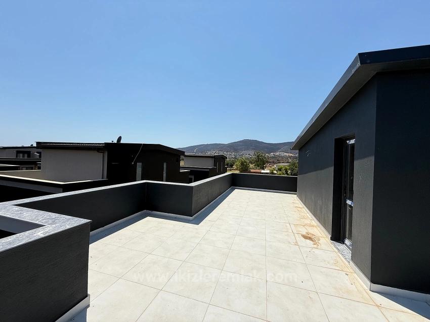 2 + 1 Villa With Detached Garden For Sale In Seferihisar Doğanbey