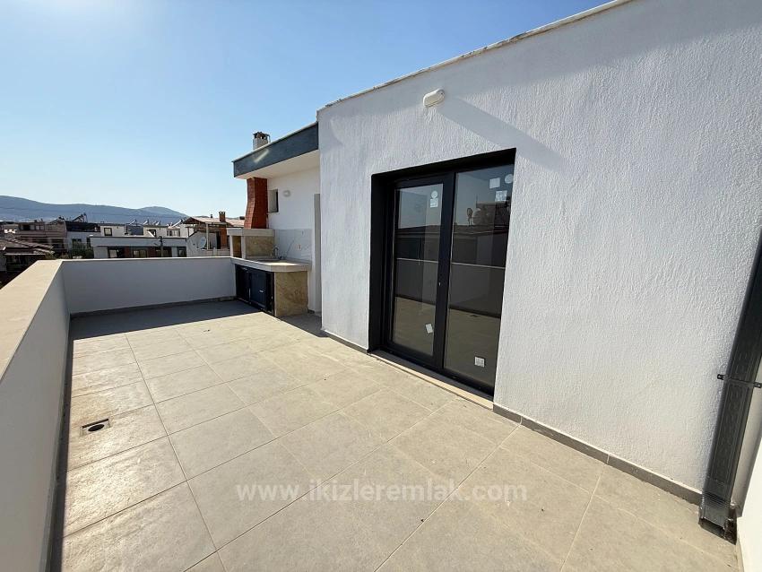 3+1 Villa With A Brand New Garden For Sale In Seferihisar Doğanbey, Close To The Sea