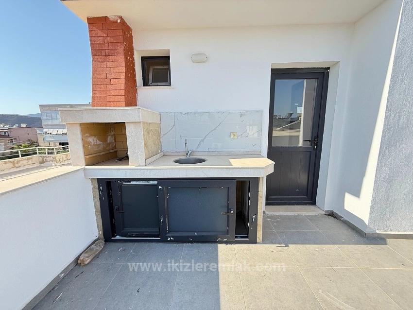 3+1 Villa With A Brand New Garden For Sale In Seferihisar Doğanbey, Close To The Sea