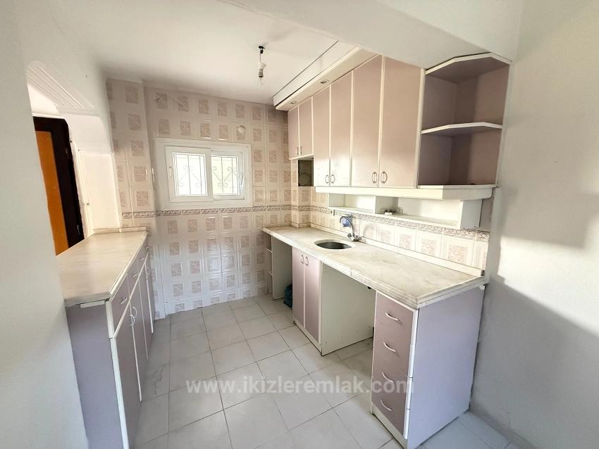 1+1 Apartment For Sale 200 Meters From The Sea In Seferihisar Ürkmez