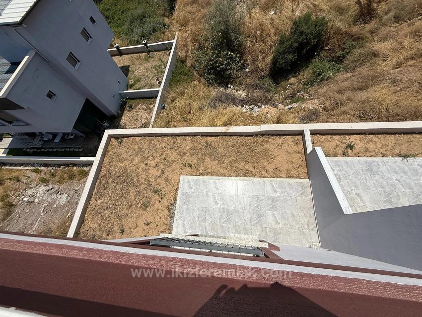 3+1 Villa With Sea View And Detached Garden For Sale In Seferihisar Doğanbey