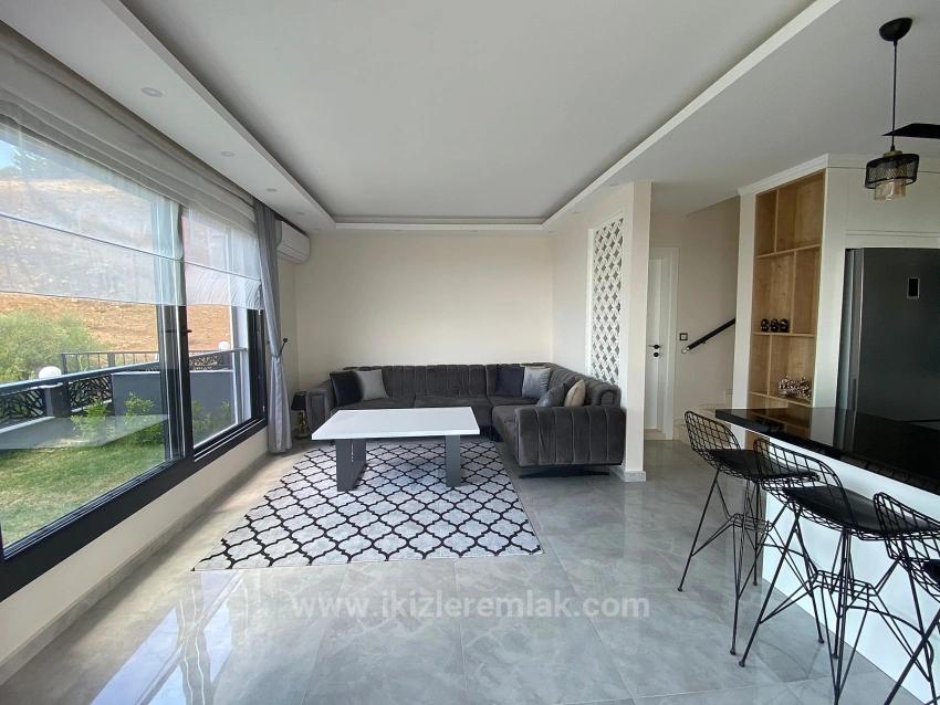 3+1 Detached Villa With Sea View And Pool For Sale In Seferihisar Doğanbey