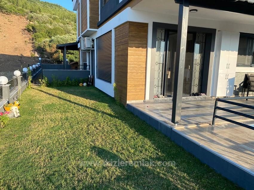 3+1 Detached Villa With Sea View And Pool For Sale In Seferihisar Doğanbey