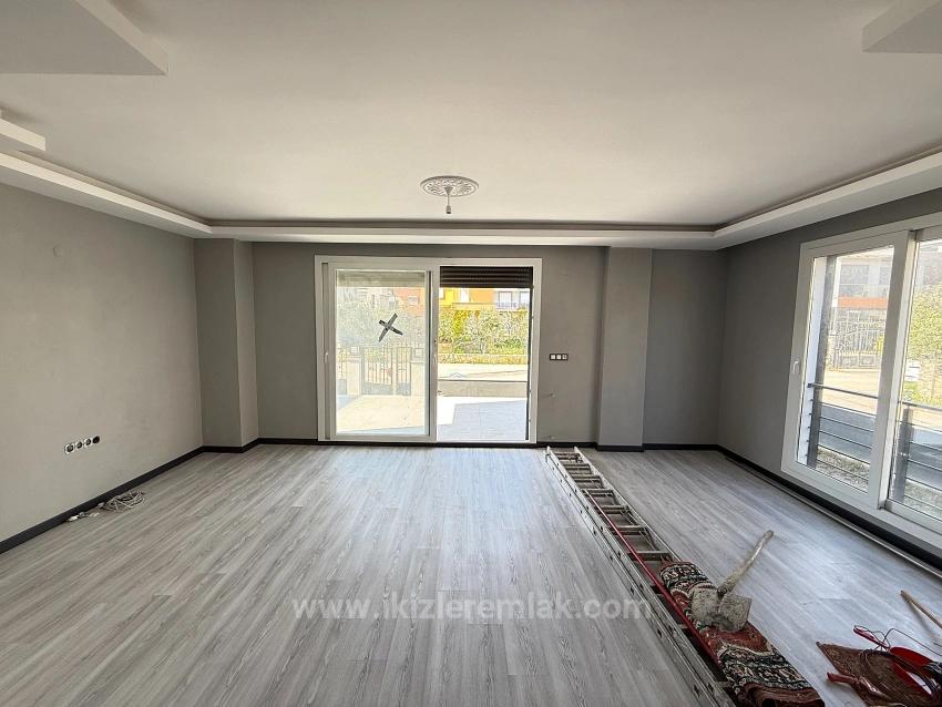 Single Detached 3+1 Duplex Villa On A 300 M2 Plot In Seferihisar Doğanbey