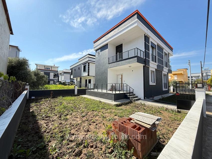 Single Detached 3+1 Duplex Villa On A 300 M2 Plot In Seferihisar Doğanbey