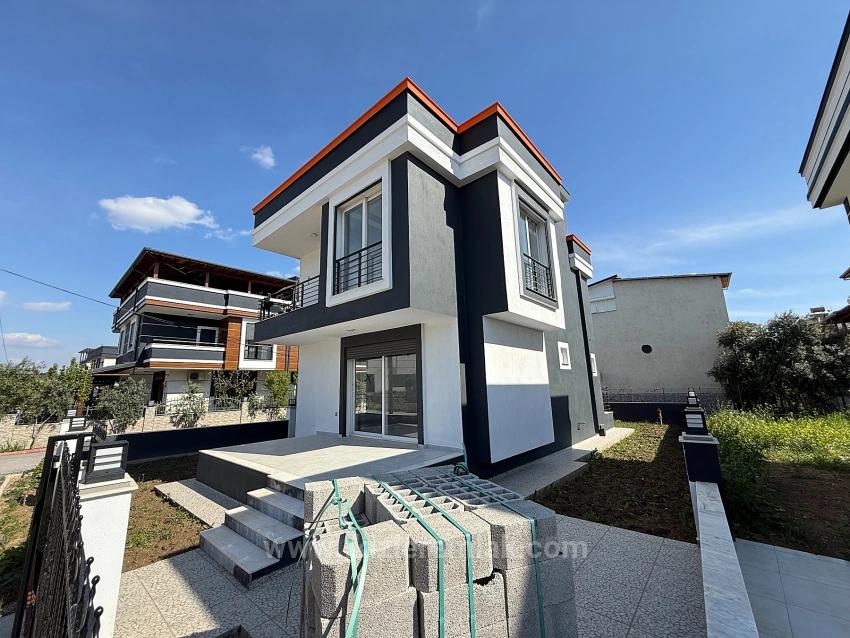Single Detached 3+1 Duplex Villa On A 300 M2 Plot In Seferihisar Doğanbey