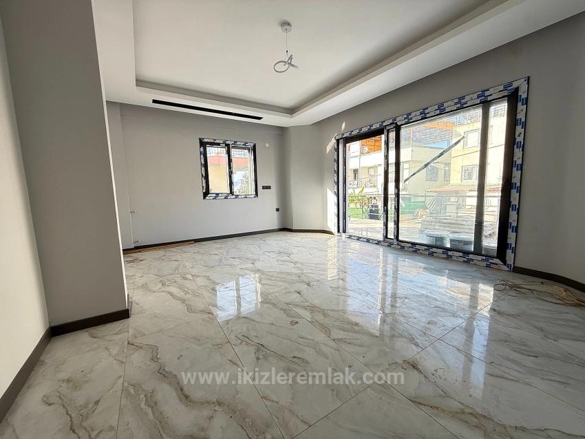 3+1 Corner Villa With Sea View And Separate Kitchen In Ürkmez