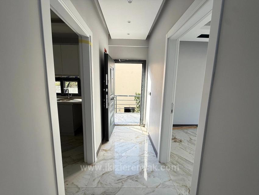 3+1 Corner Villa With Sea View And Separate Kitchen In Ürkmez