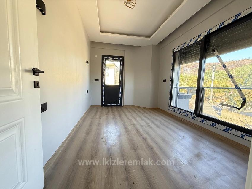 3+1 Corner Villa With Sea View And Separate Kitchen In Ürkmez
