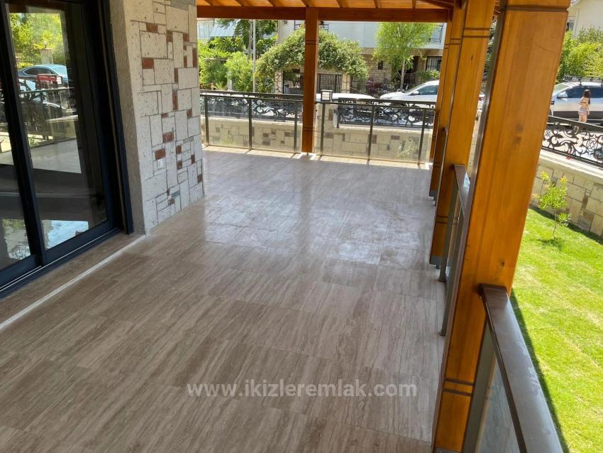 Luxury And Comfortable Duplex Villa For Sale By The Sea In Seferihisar Ürkmez