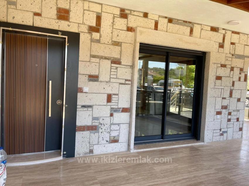 Luxury And Comfortable Duplex Villa For Sale By The Sea In Seferihisar Ürkmez