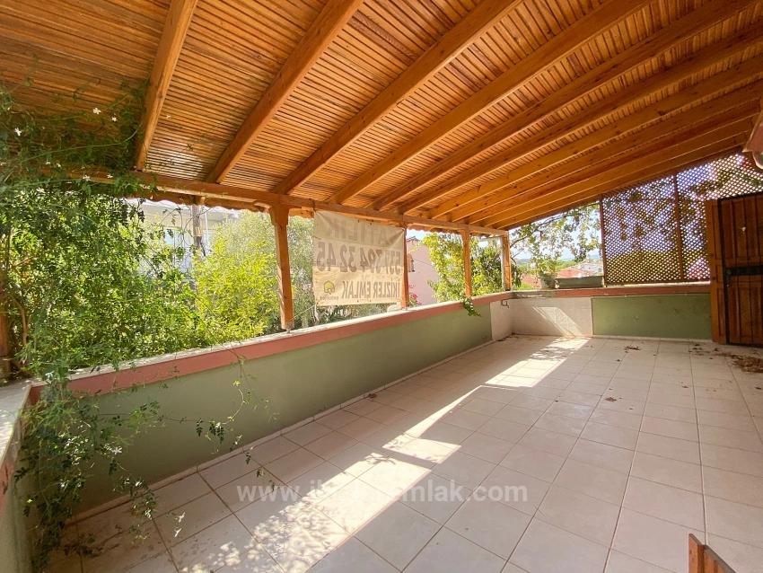 1+1 Seaside For Sale In Seferihisar Ürkmez. 85 M2 Flat