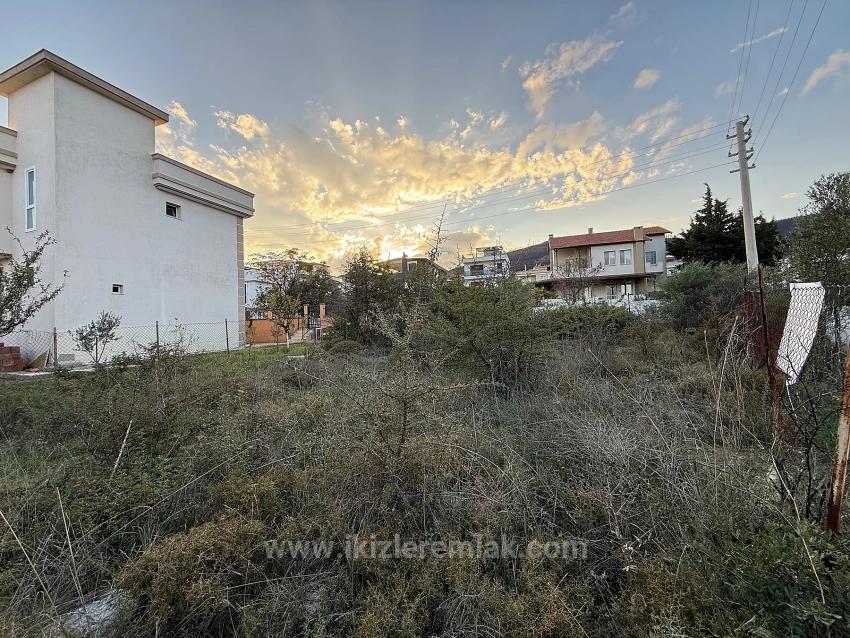 285 Square Meters Of Corner Plot With Zoning Permit For Sale In Seferihisar Doğanbey