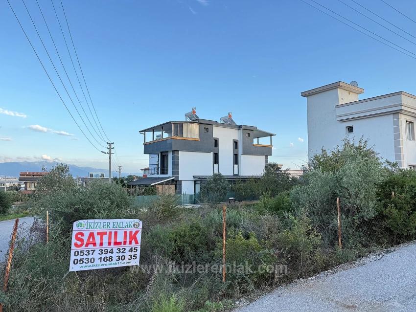 285 Square Meters Of Corner Plot With Zoning Permit For Sale In Seferihisar Doğanbey