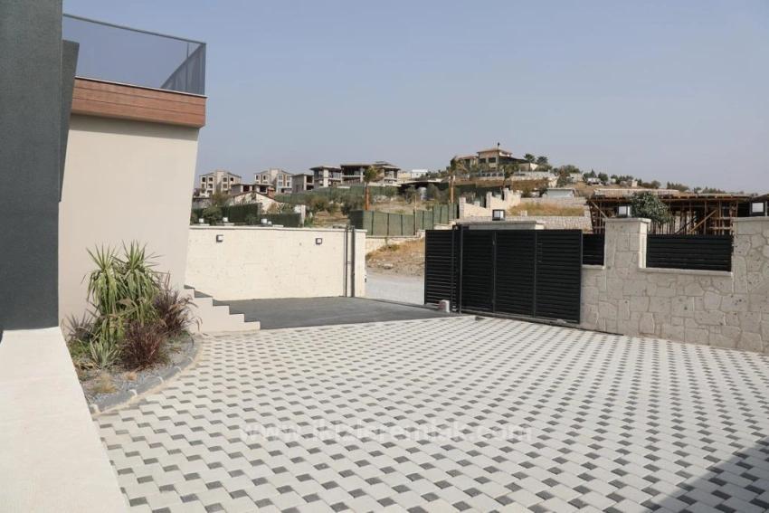 750 Square Meters 4 + 2 Private Pool Luxury Villa For Sale In Izmir Seferihisar Düzce