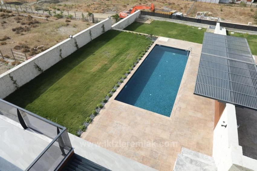 750 Square Meters 4 + 2 Private Pool Luxury Villa For Sale In Izmir Seferihisar Düzce