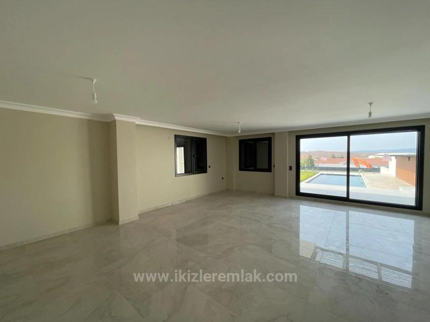750 Square Meters 4 + 2 Private Pool Luxury Villa For Sale In Izmir Seferihisar Düzce