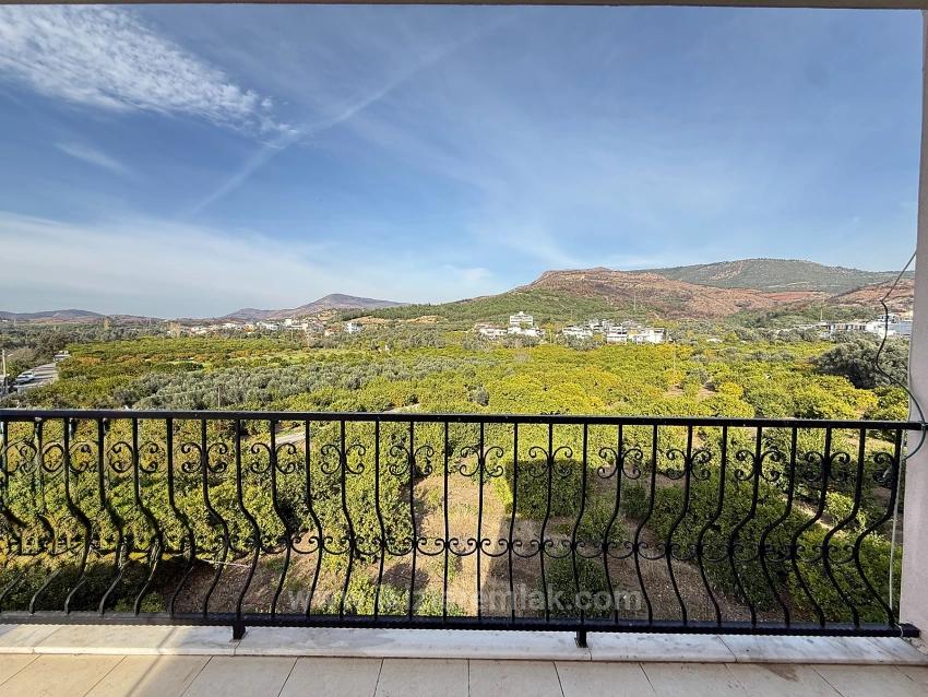 2+1 80M2 Apartment For Sale In Seferihisar Ürkmez Center, No Additional Renovation Needed