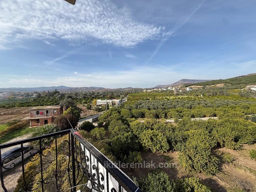 2+1 80M2 Apartment For Sale In Seferihisar Ürkmez Center, No Additional Renovation Needed