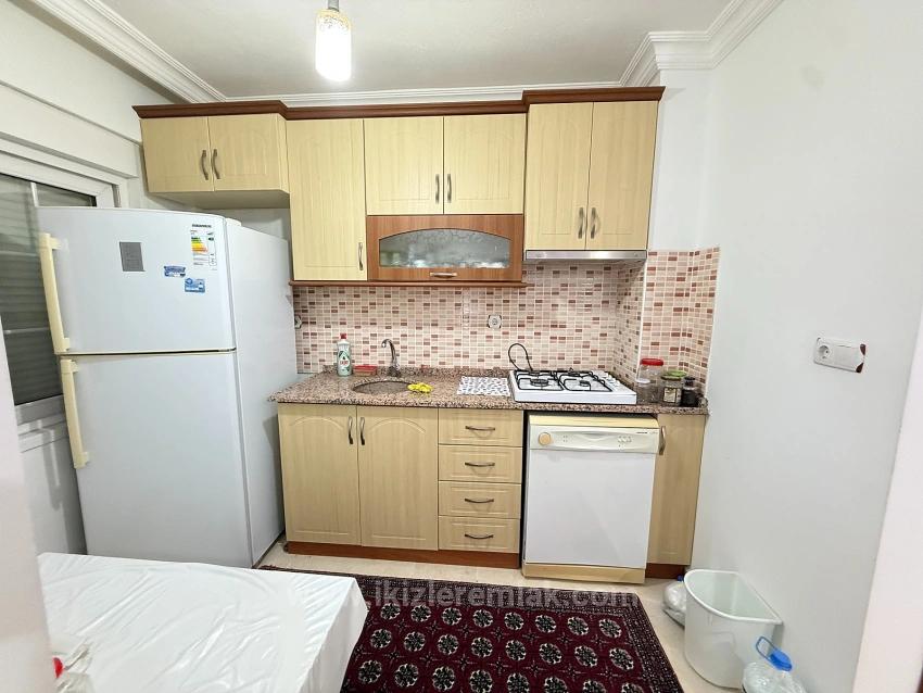 2+1 80M2 Apartment For Sale In Seferihisar Ürkmez Center, No Additional Renovation Needed