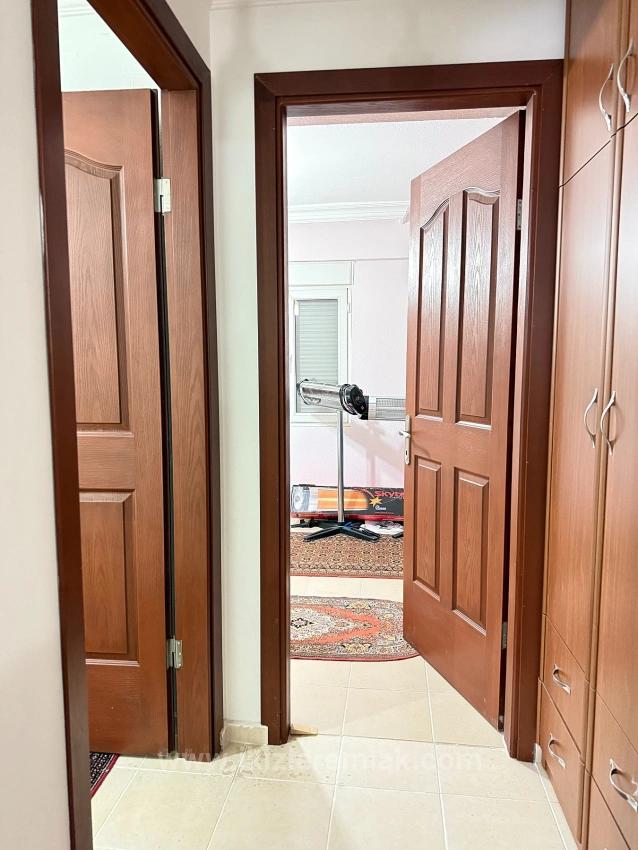 2+1 80M2 Apartment For Sale In Seferihisar Ürkmez Center, No Additional Renovation Needed