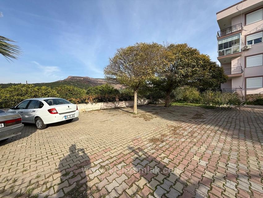 2+1 80M2 Apartment For Sale In Seferihisar Ürkmez Center, No Additional Renovation Needed