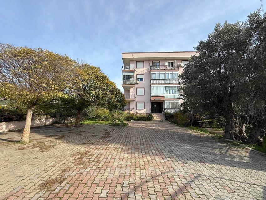 2+1 80M2 Apartment For Sale In Seferihisar Ürkmez Center, No Additional Renovation Needed