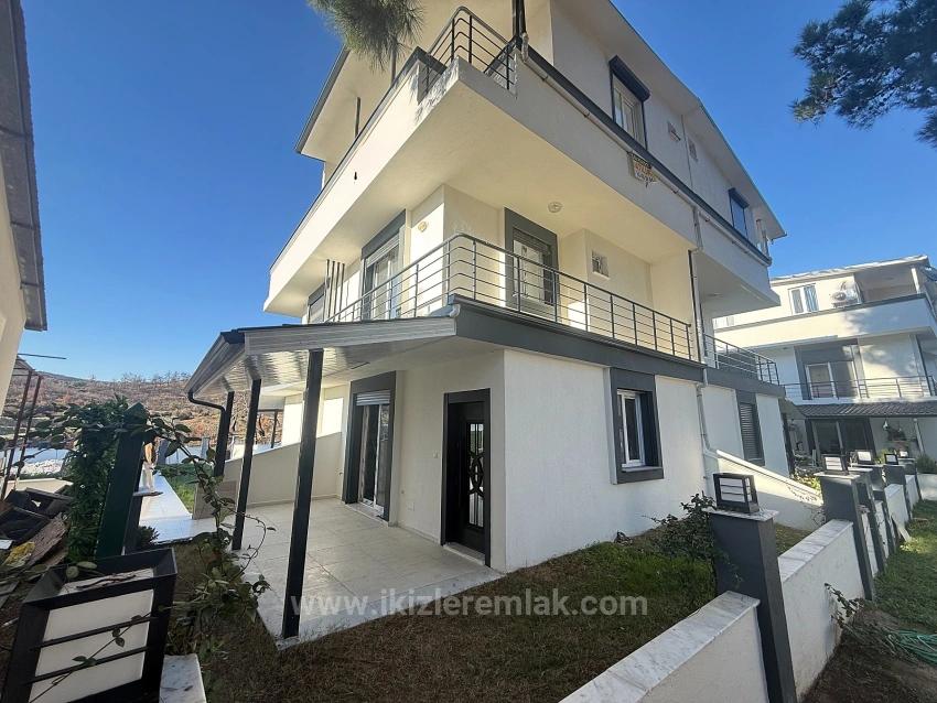 2+1 Bedroom Summerhouse For Sale in Payamlı Nbh. Seferihisar Doğanbey - 145 m²