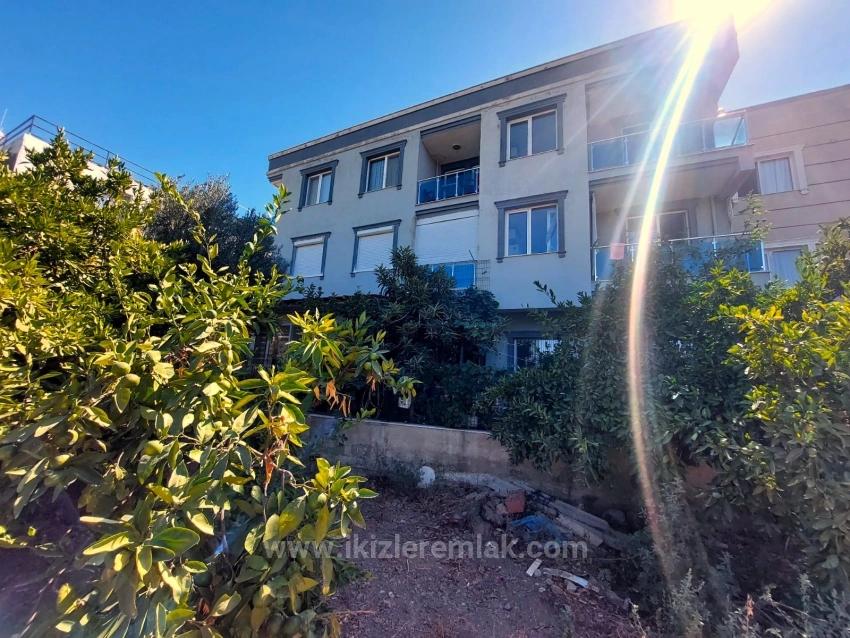 2+1 Apartment For Sale In Seferihisar Ürkmez Center, Separate Kitchen