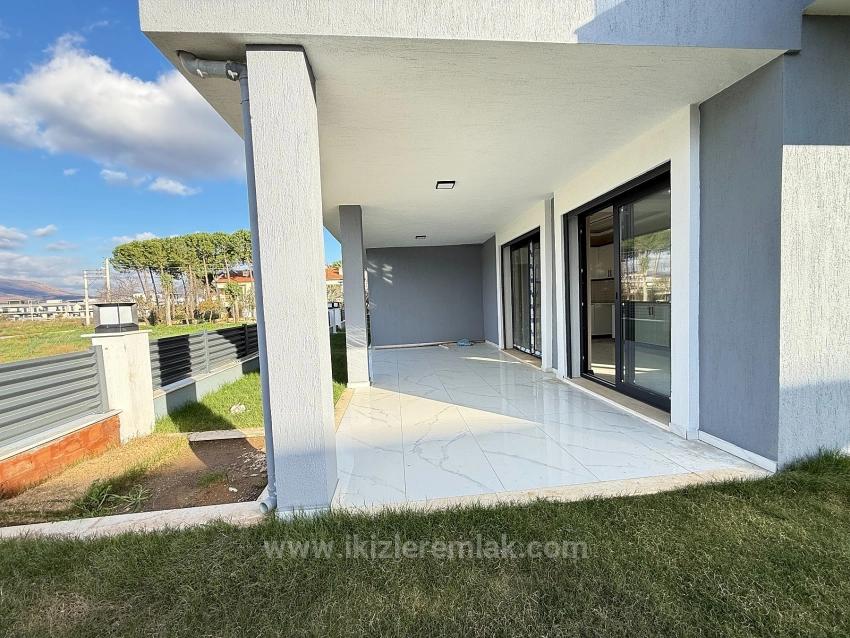 3+1 Duplex Villa With New Garden For Sale In Seferihisar Doğanbey