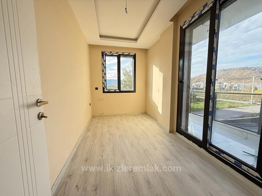 3+1 Duplex Villa With New Garden For Sale In Seferihisar Doğanbey