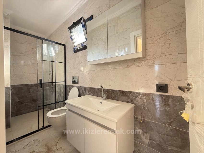 3+1 Duplex Villa With New Garden For Sale In Seferihisar Doğanbey