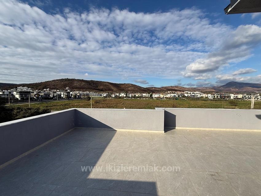 3+1 Duplex Villa With New Garden For Sale In Seferihisar Doğanbey