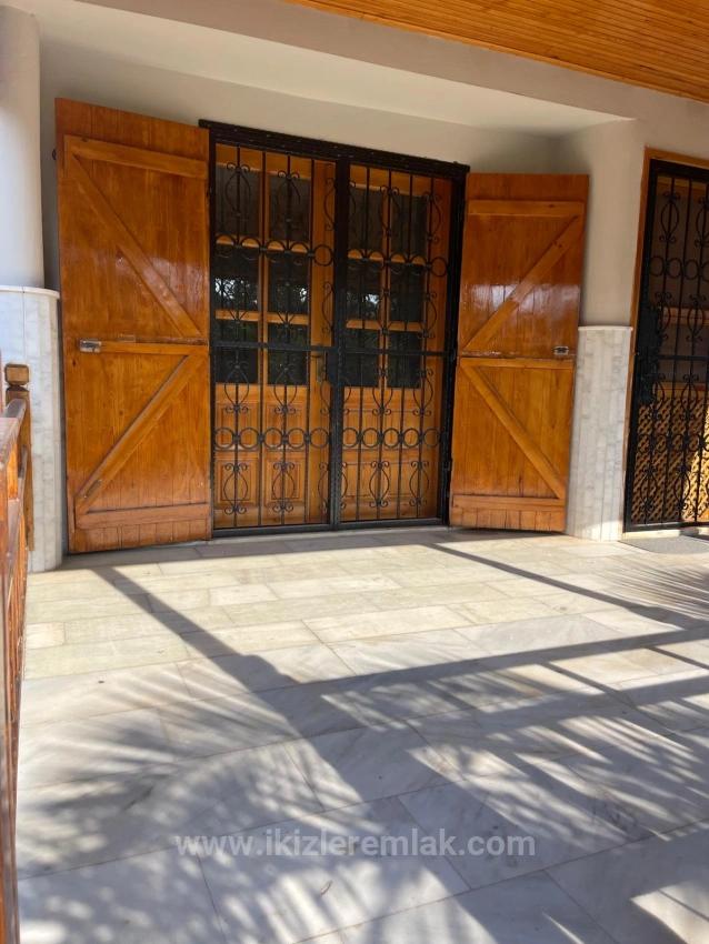 3+1 Duplex Villa With Garden For Sale In Seferihisar Ürkmez, Facing The Sea.