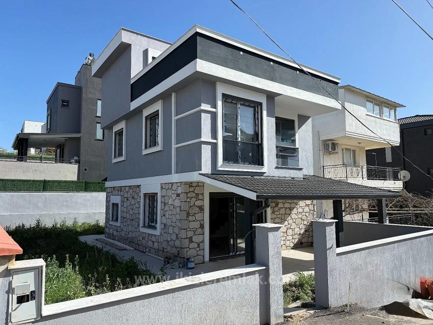 Single Detached 3+1 Villa With Garden For Sale In Doğanbey, Seferihisar