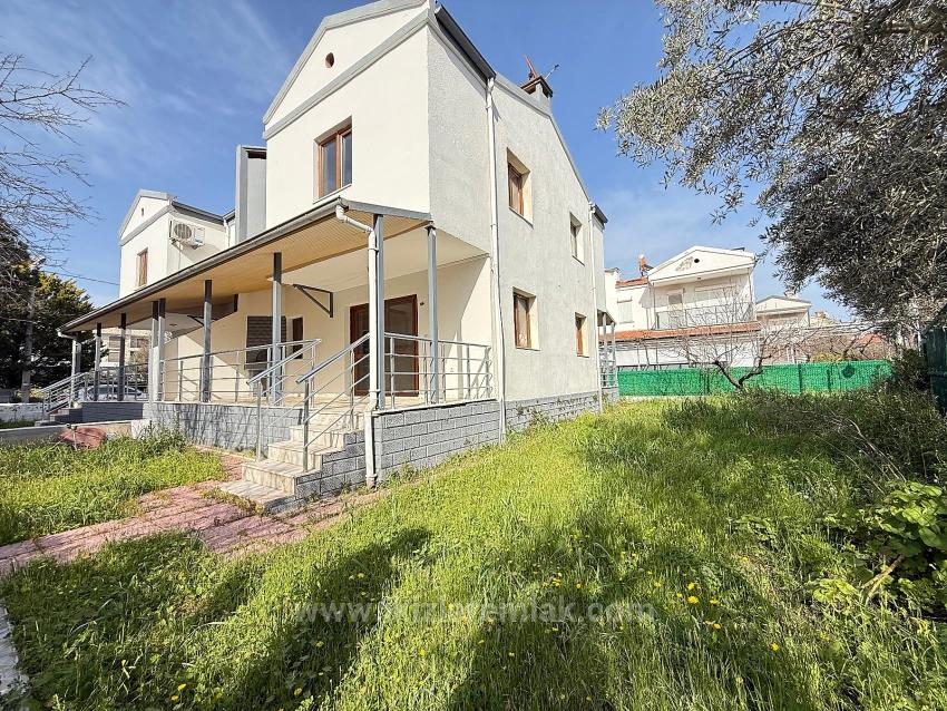 3+1 Duplex Villa For Sale By The Sea In Seferihisar Doğanbey