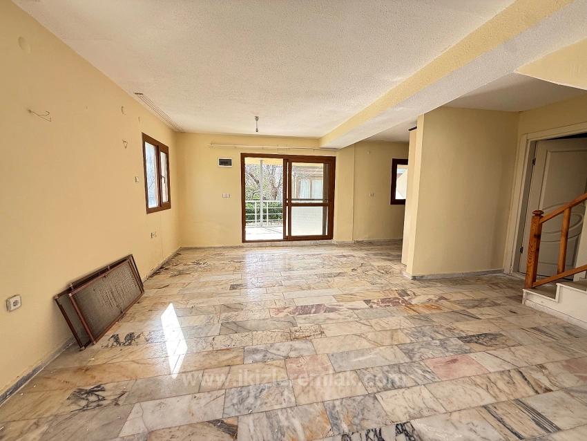 3+1 Duplex Villa For Sale By The Sea In Seferihisar Doğanbey