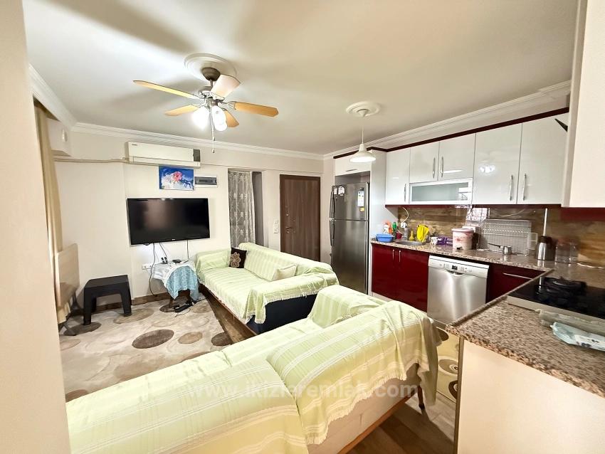 Ground Floor 2+1 Apartment With Garden For Sale In Seferihisar Ürkmez Center.